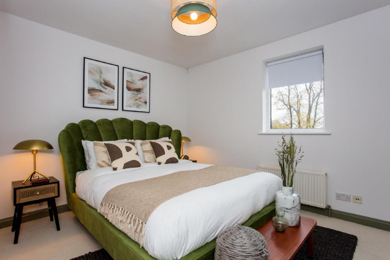 The Sparkford Gardens - Lovely 2Bdr With Balcony Лондон Экстерьер фото